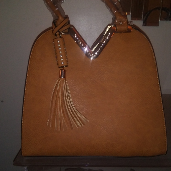 Purses - Picture 4 of 8